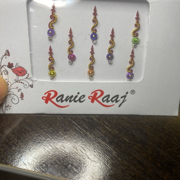 8 Multicolored Long Forehead Bindi Stickers - Picture 6 of 6